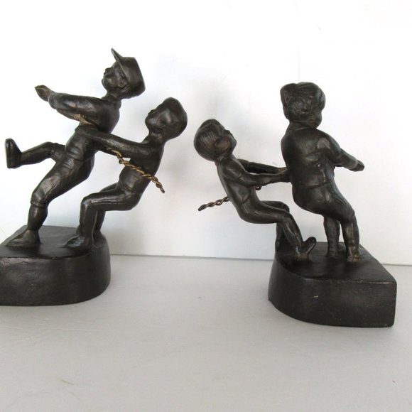 Vintage bronze bookends - children playing - "tug of war" -  bronze figurines - Picture 4 of 10